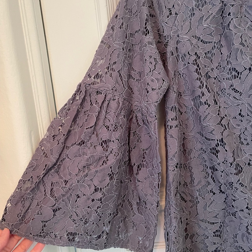 Chaser NWT Grey Lace Bell Sleeve Off the Shoulder Top Size: M - Picture 6 of 8
